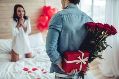 valentinovo
ruže i pokloni za dan zaljubljenih